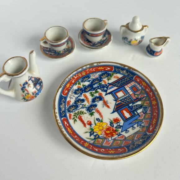 Tiny Miniature Asian Tea Set Dollhouse Size Teacups Saucers Teapot Porcelain - Picture 8 of 8